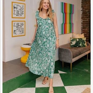 Grace Atwood Amazon The Drop ruffle V neck maxi